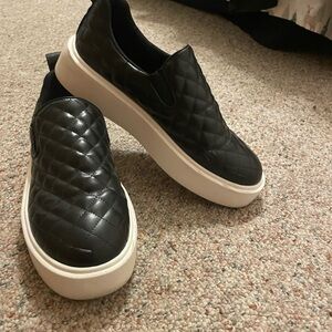 SHEIN Black Quilted Slip-On Sneakers